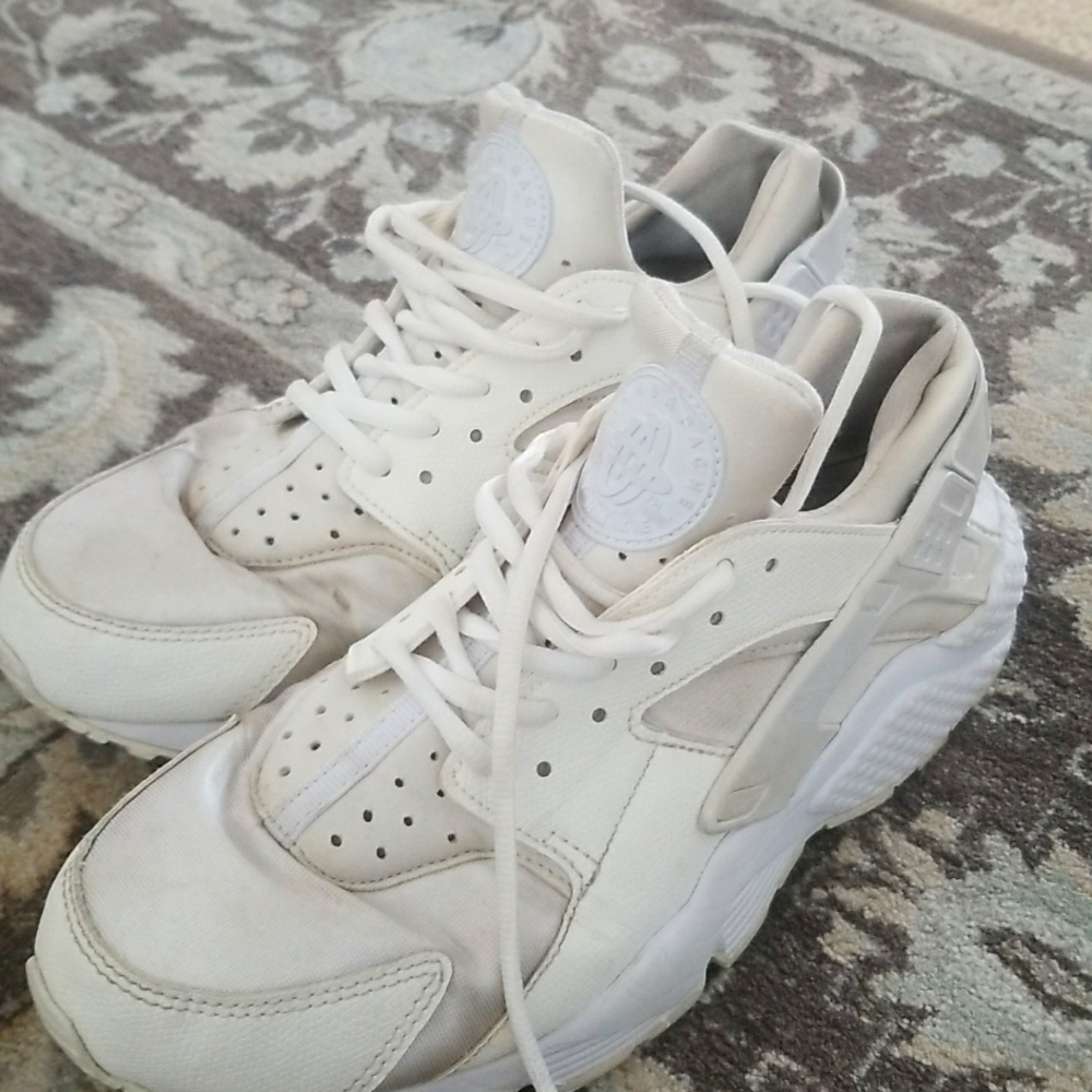 Nike huarache white